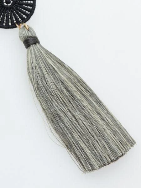 商品欧州航路|Lace Tassel Asymmetrical Errings,价格¥132,第2张图片详细描述