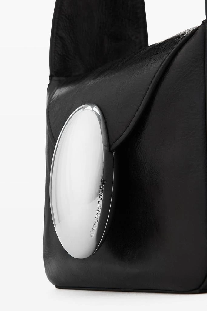 商品Alexander Wang|Dome Small Hobo Bag In Crackle Patent Leather,价格¥5106,第2张图片详细描述