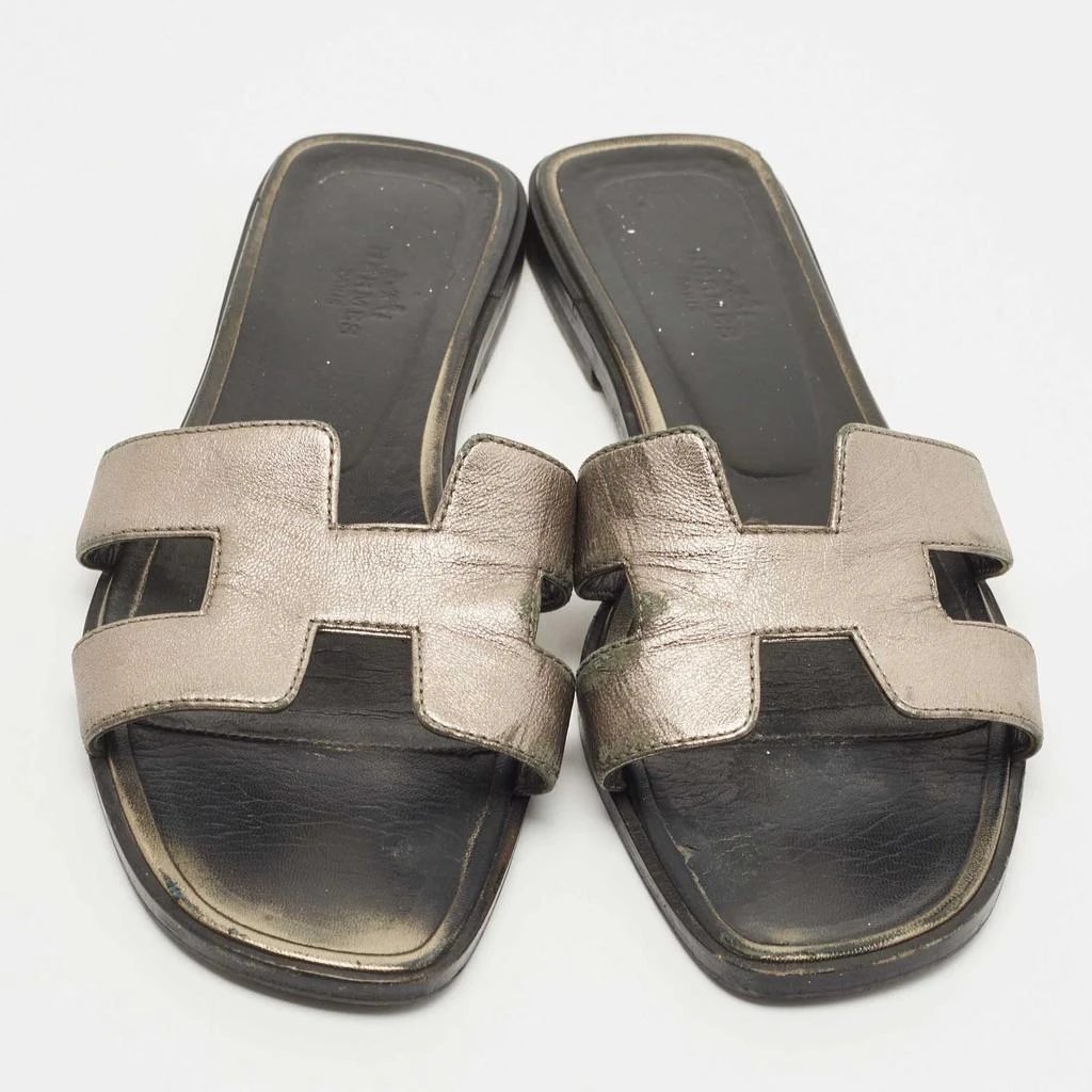 商品[二手商品] Hermes|Hermes Metallic Leather Oran Flat Slides Size 38.5,价格¥3711,第3张图片详细描述