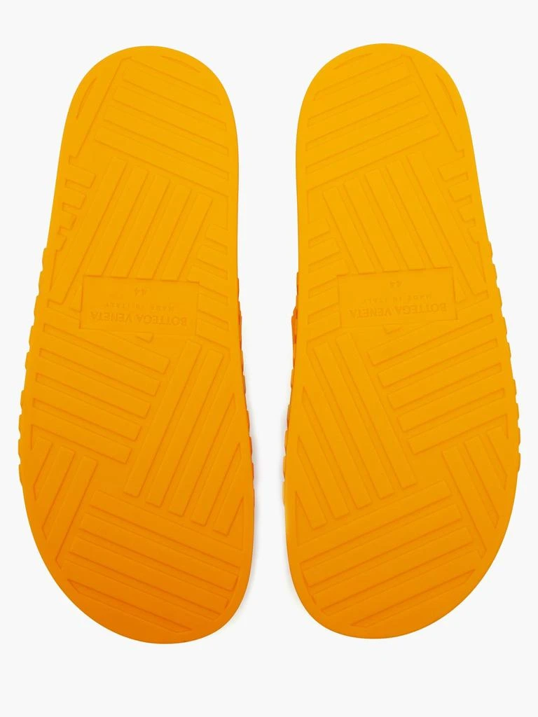 商品Bottega Veneta|Intrecciato-embossed rubber slides,价格¥3882,第4张图片详细描述