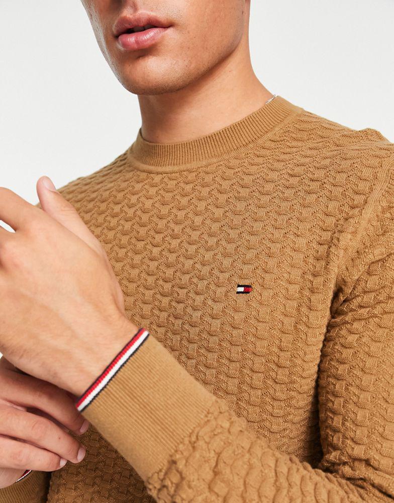 Tommy Hilfiger flag logo exaggerated structure knit jumper in khaki tan商品第3张图片规格展示