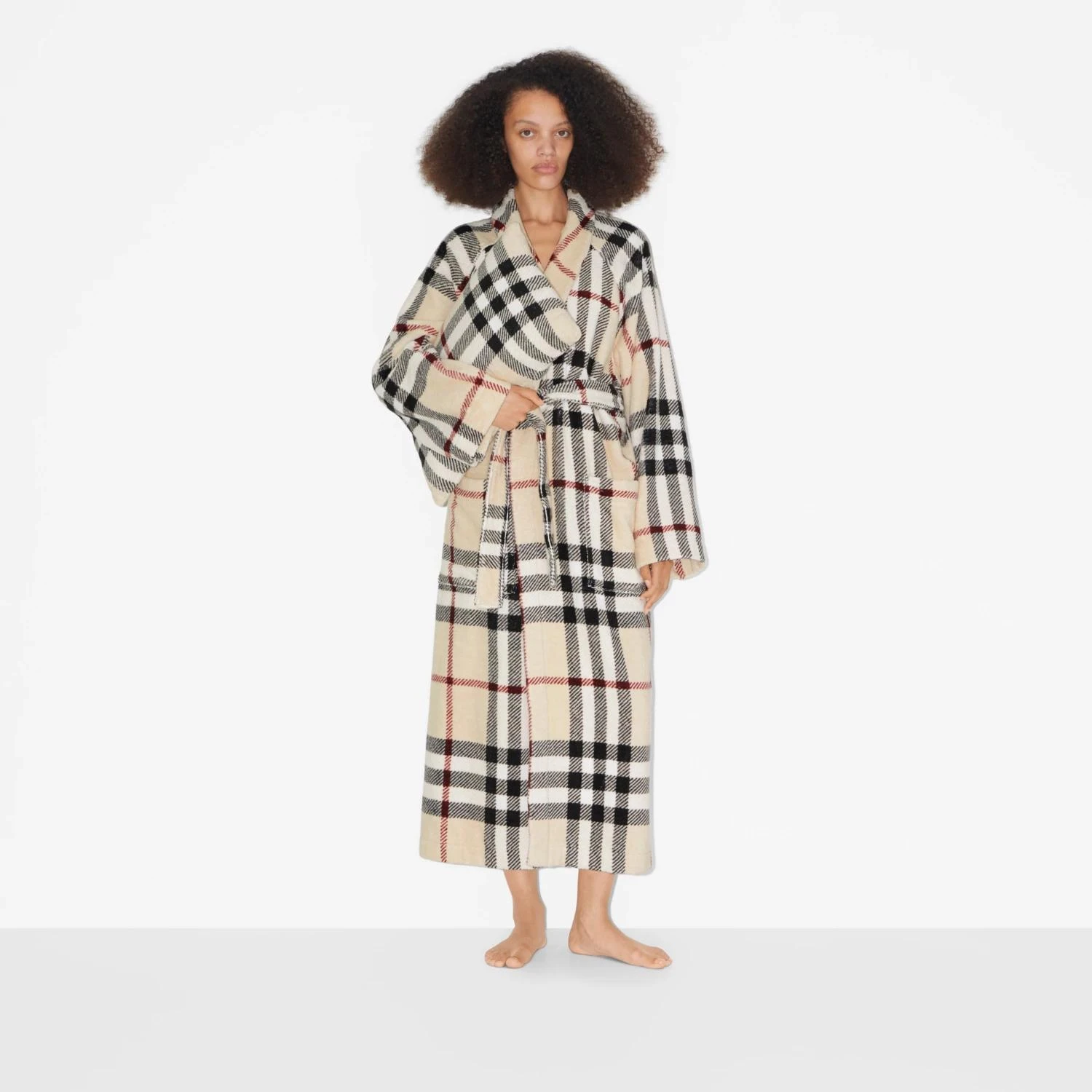 包邮包税【预售7天发货】 BURBERRY 24春夏 女士 家居用品 格纹棉质靠枕 80742121 商品