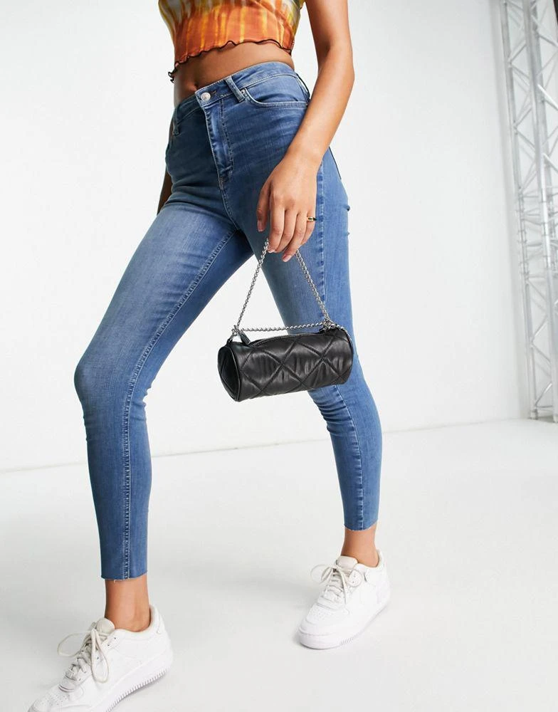 商品ego|Ego quilted mini shoulder bag with padlock chain detail in black,价格¥100,第2张图片详细描述