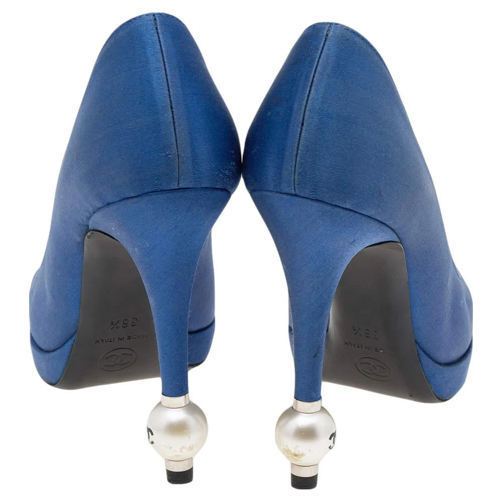 商品[二手商品] Chanel|Chanel Blue/Black Satin Pearl Embellished Heel Pumps Size 36.5,价格¥1680,第5张图�片详细描述