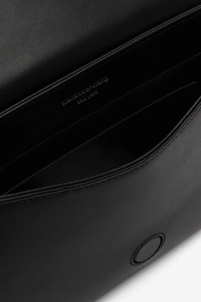 商品Alexander Wang|Crest Flap Bag In Leather,价格¥3053,第4张图片详细描述