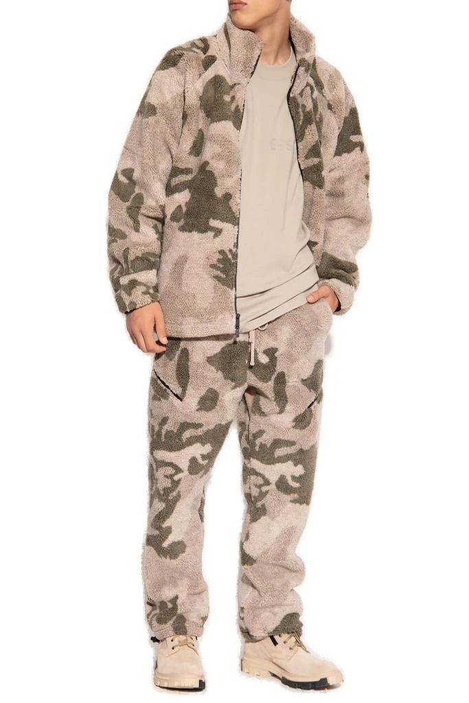 商品Essentials|Fear Of God Essentials Camouflage Printed Fleece Hoodie,价格¥1153,第4张图片详细描述