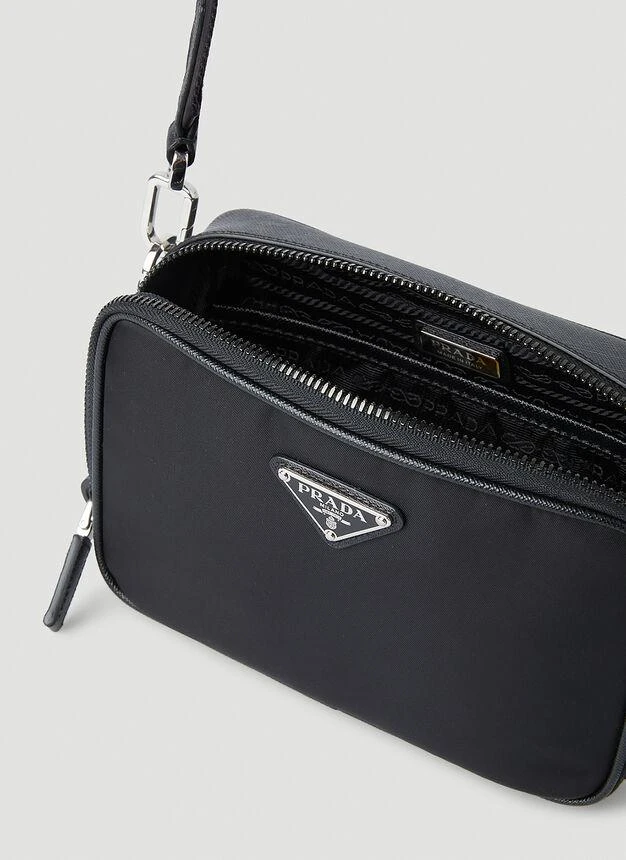 Re-Nylon Crossbody Bag in Black 商品