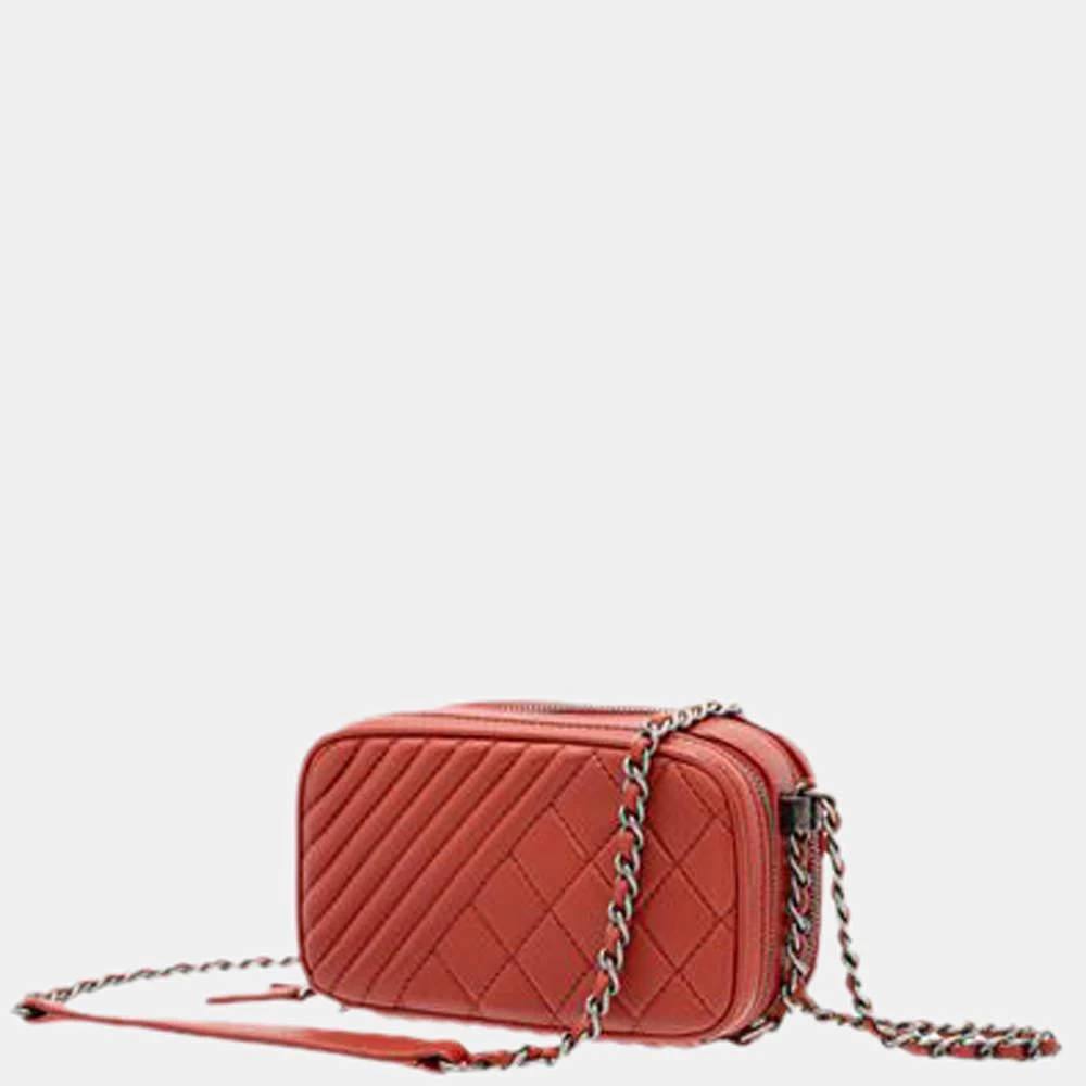 商品[二手商品] Chanel|Chanel Red Quilted Leather Mini Coco Boy Camera Bag,价格¥21995,第2张图片详细描述