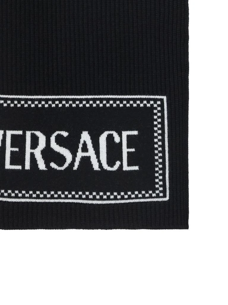 GIANNI VERSACE SCARVES 商品