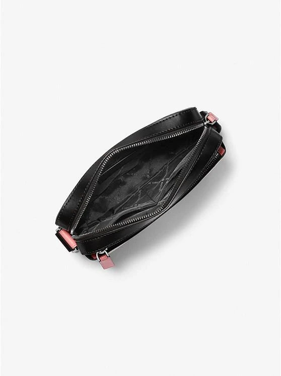 商品Michael Kors|Cooper Logo Camera Bag,价格¥590,第2张图片详细描述