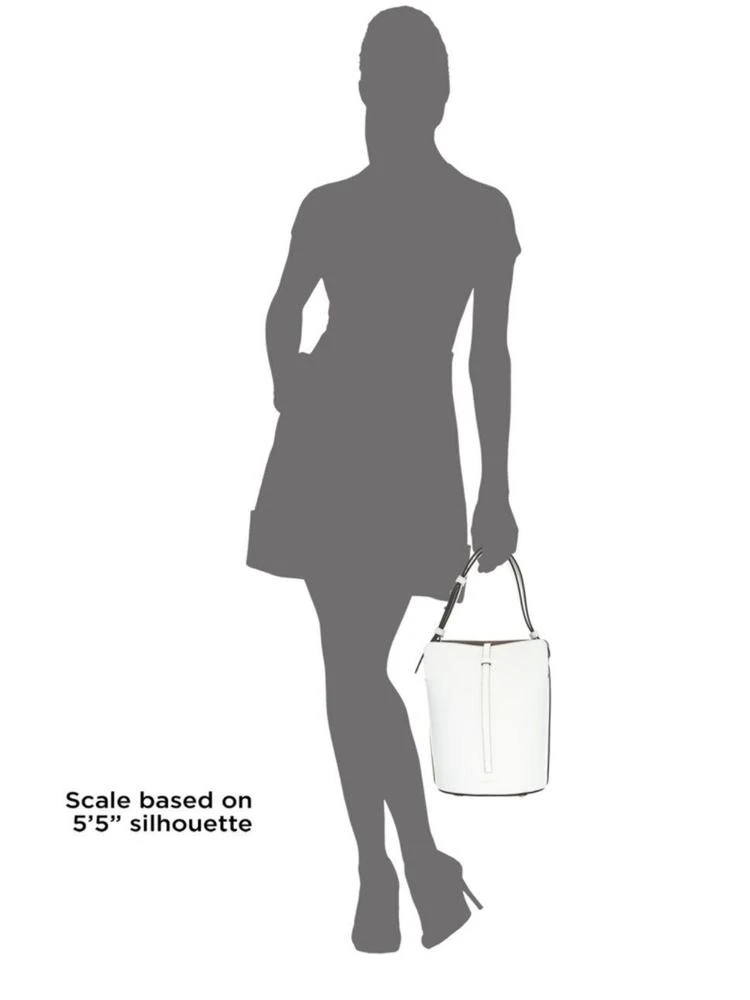 商品Burberry|Supple Leather Bucket Bag,价格¥12608,第3张图片详细描述