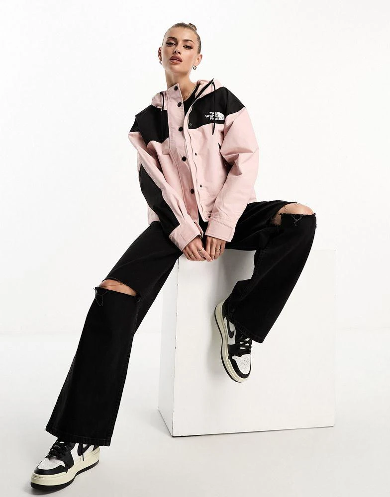 商品The North Face|The North Face Reign On waterproof hooded jacket in pink Exclusive at ASOS,价格¥1150,第2张图片详细描述