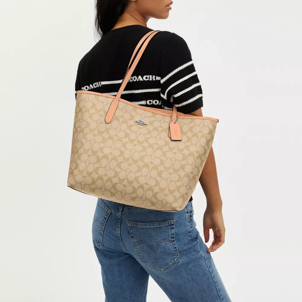 商品[国内直发] Coach|蔻驰 City 33 经典老花满印 帆布 托特包Tote包购物袋单肩手提包 大号 女款 浅卡其色拼褪色腮红,价格¥1954,第8张图片详细描述