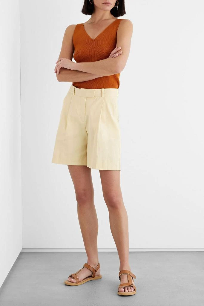 商品IRIS & INK|Felice pleated linen-blend twill shorts,价格¥558,第2张图片详细描述