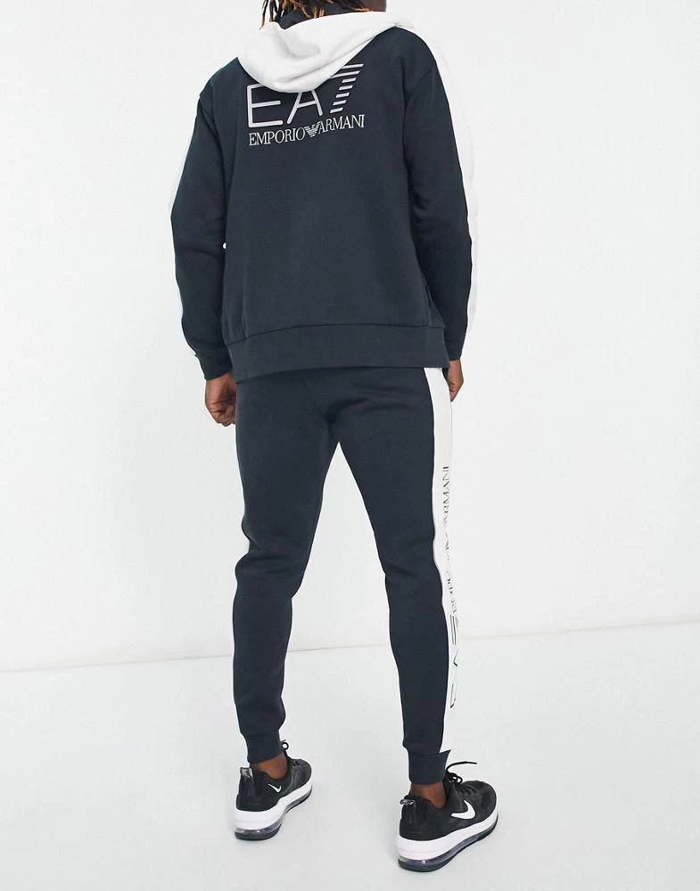 商品EA7|Armani EA7 side stripe track joggers in navy,价格¥952,第2张图片详细描述