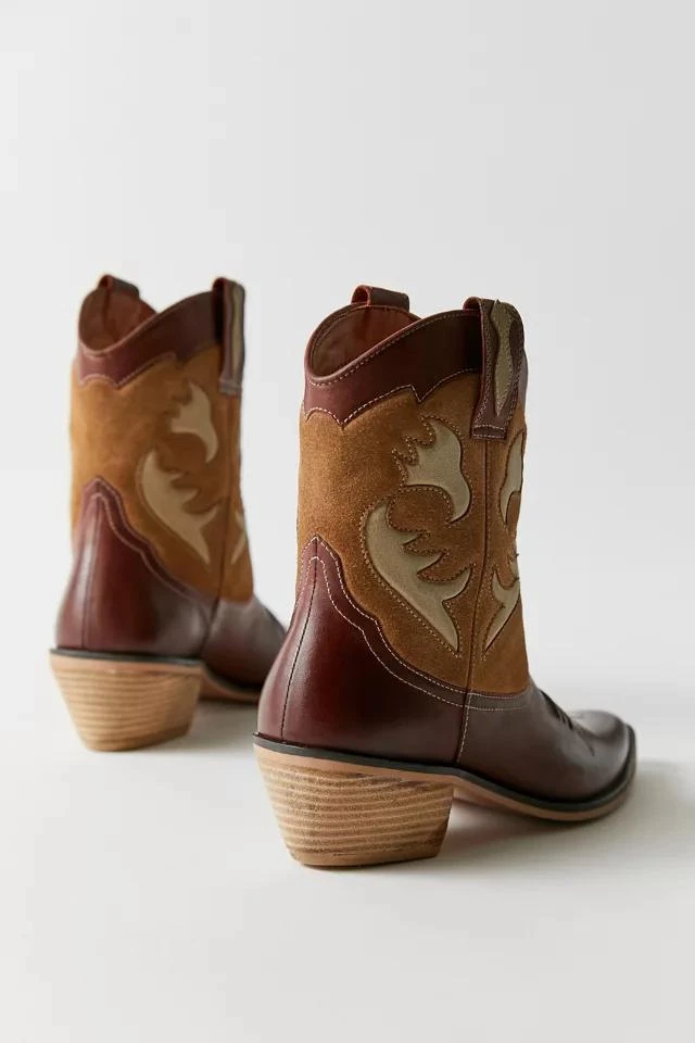 商品Urban Outfitters|UO Lynn Mixed Cowboy Boot,价格¥492,第5张图片详细描述