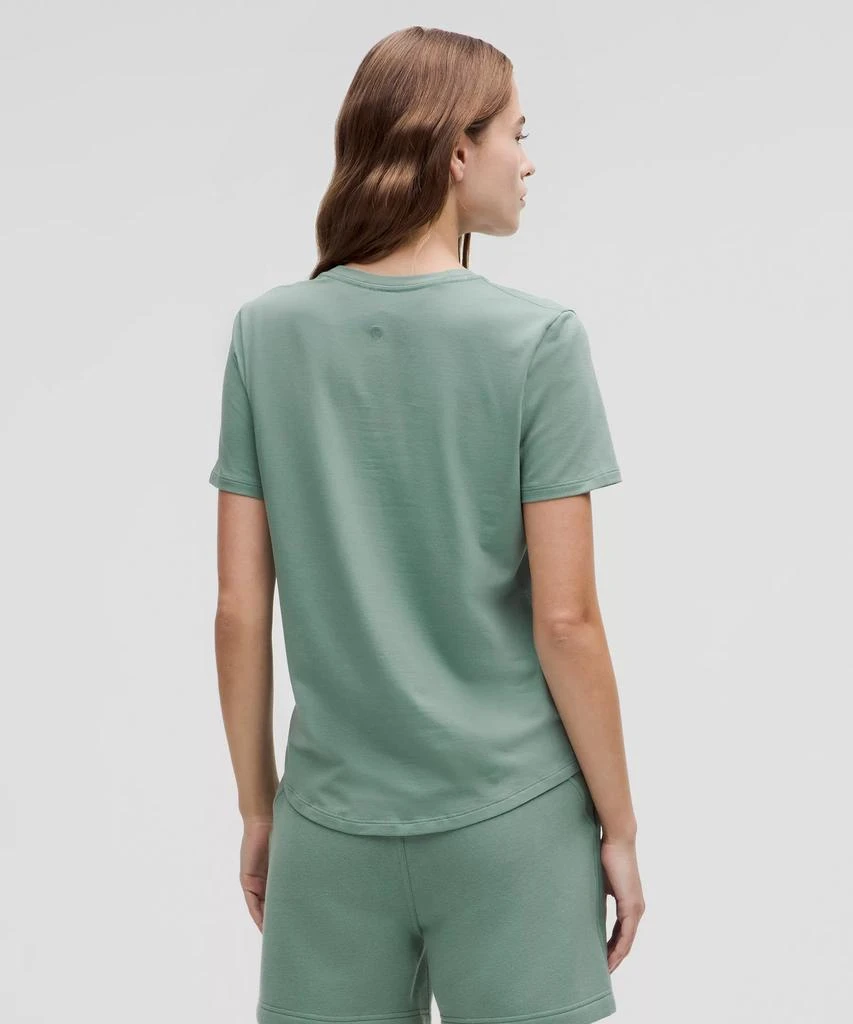 商品Lululemon|Love Curved-Hem Crewneck T-Shirt,价格¥286,第3张图片详细描述