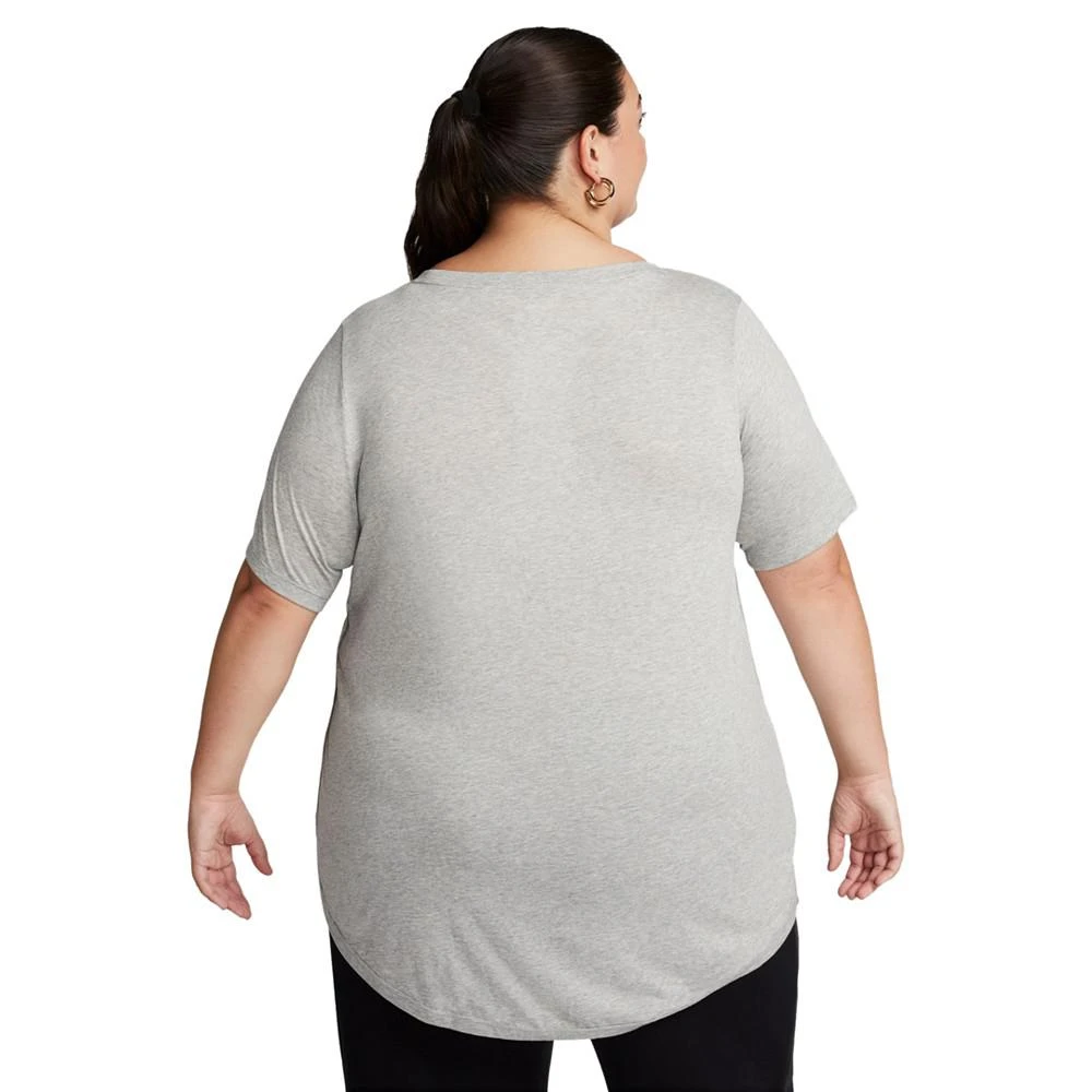 商品NIKE|Women's Plus Size Essential Tunic Logo T-Shirt,价格¥186,第2张图片详细描述