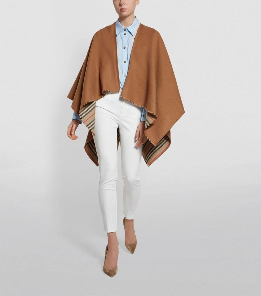 商品Burberry|Wool Icon Stripe Cape,价格¥7263,第2张图片详细描述