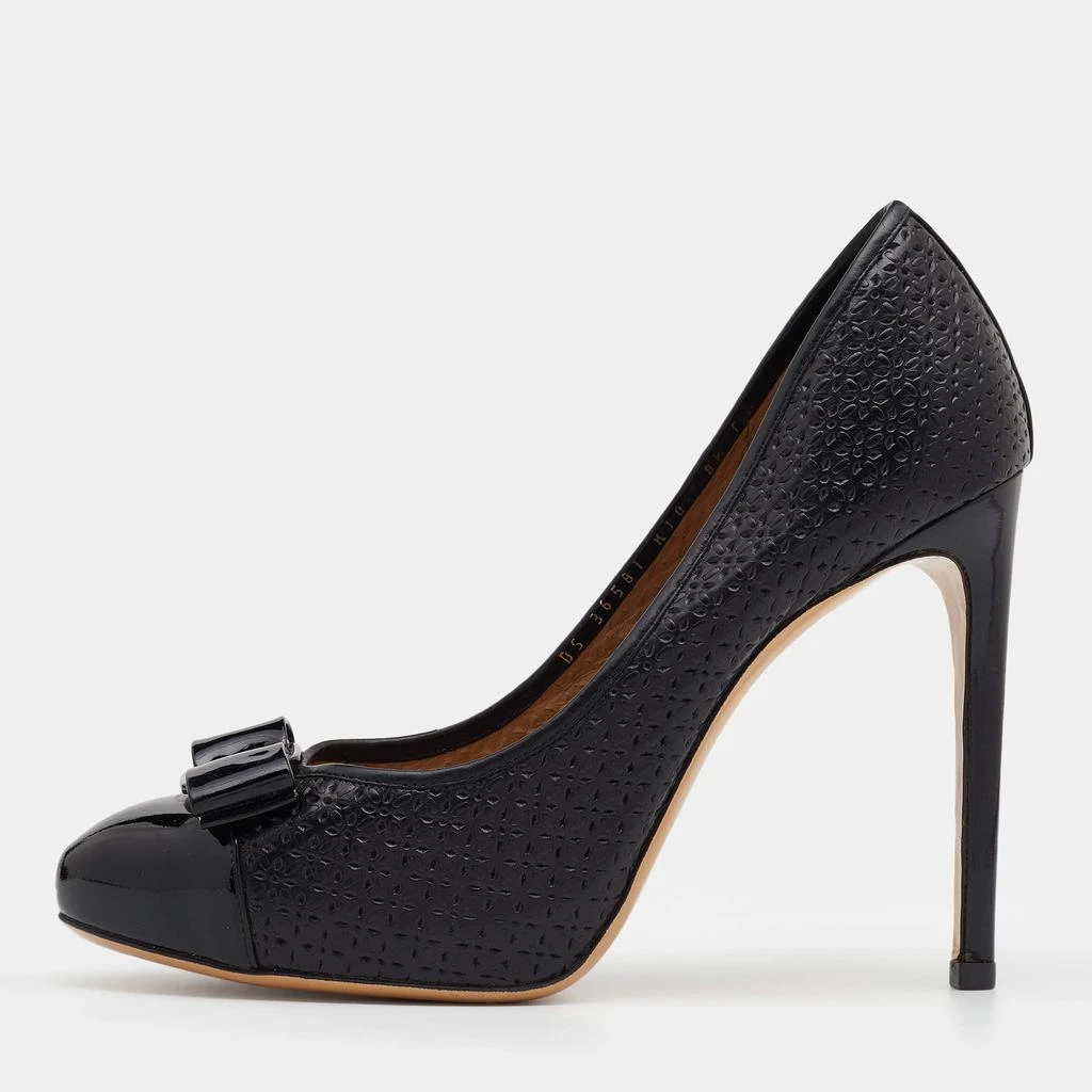 商品[二手商品] Salvatore Ferragamo|Salvatore Ferragamo Black Laser Cut Leather Vara Lace Bow Pumps Size 39,价格¥2746,第1张图片