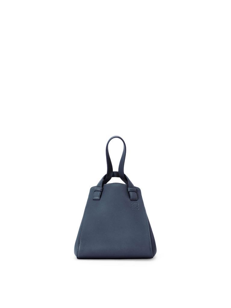 商品Loewe|Hammock Nugget Crossbody Bag,价格¥19010,第1张图片