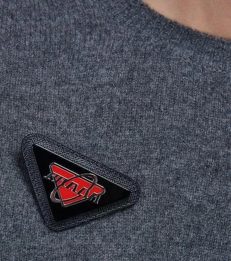 商品Prada|Leather-trimmed logo badge,价格¥2244,第2张图片详细描述