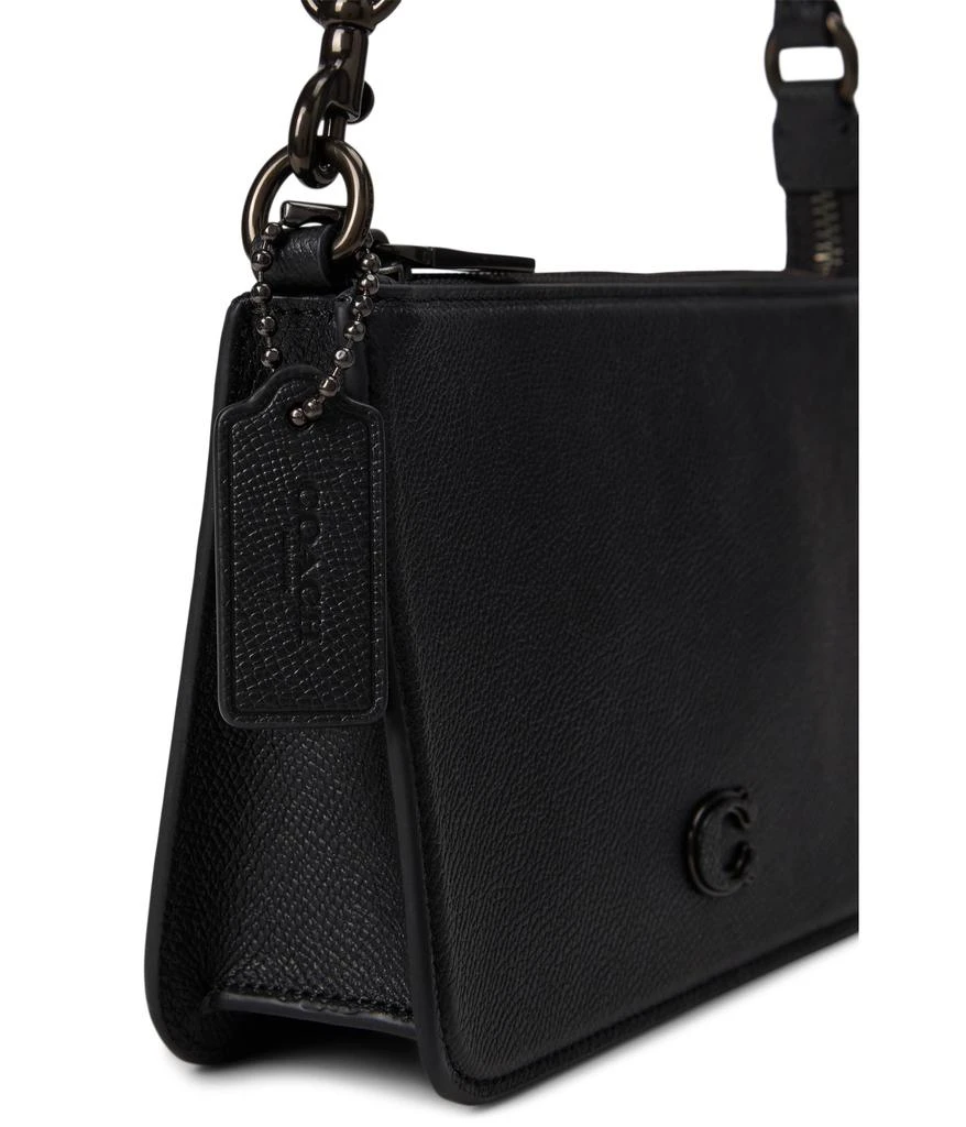 商品Coach|Pouch Bag in Cross Grain Leather,价格¥1562,第4张图片详细描述