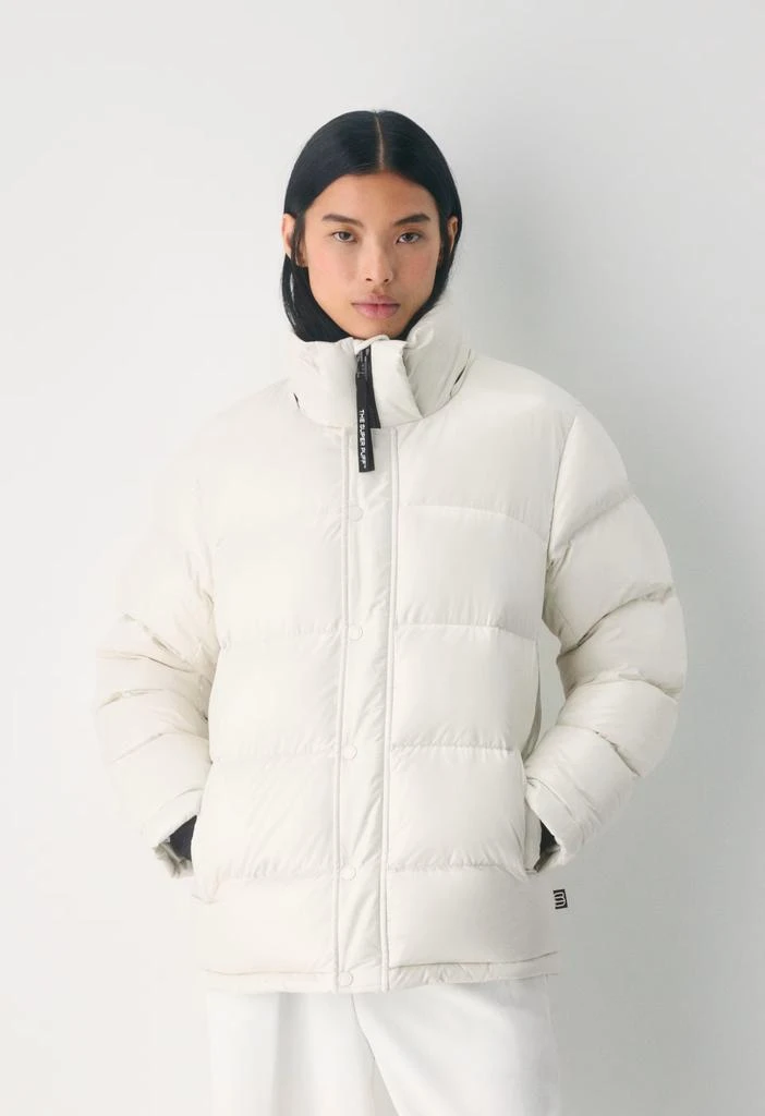商品Aritzia|Aritzia Super Puff女士鹅绒羽绒服泡芙5格,价格¥2042,第2张图片详细描述