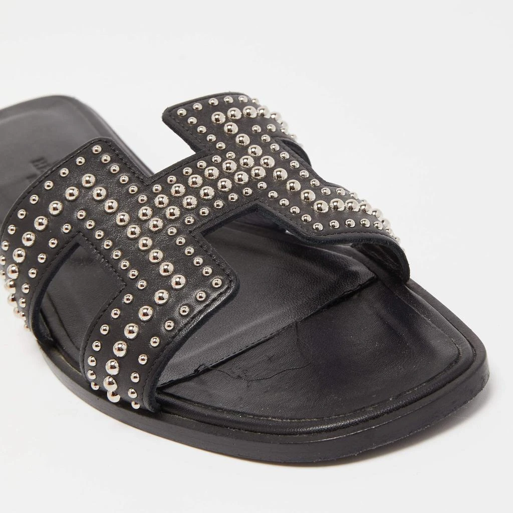 Hermes Black Studded Leather Oran Flat Slides Size 36 商品