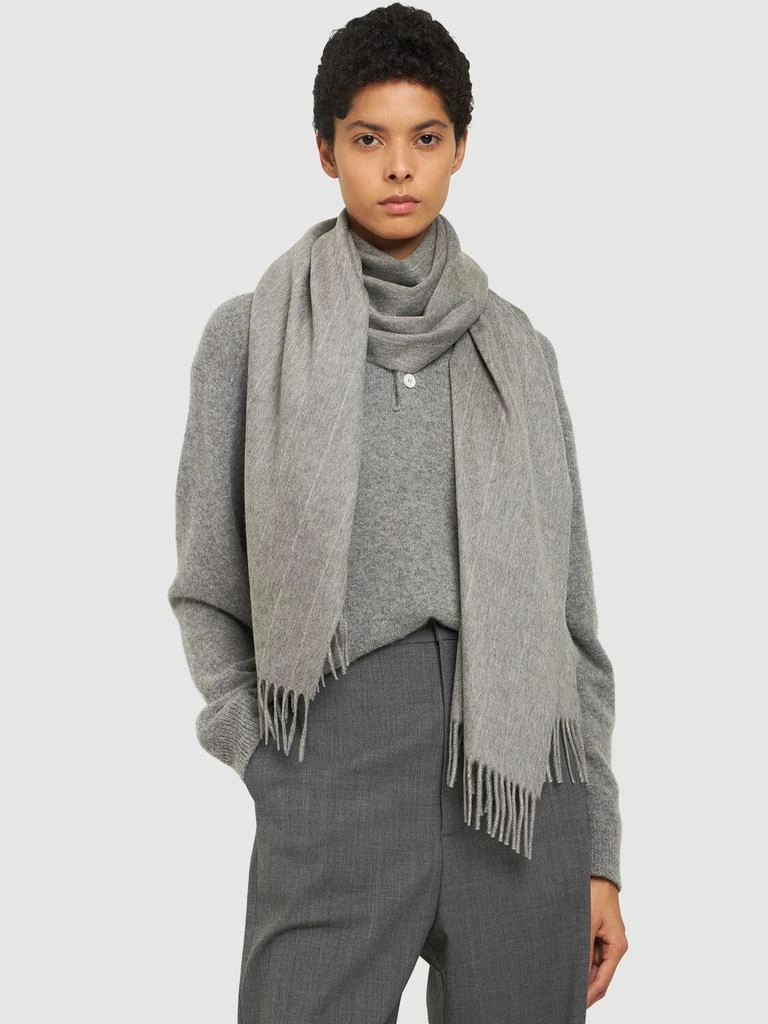 商品Loro Piana|Pinstripe Cashmere Scarf,价格¥7068,第1张图片详细描述