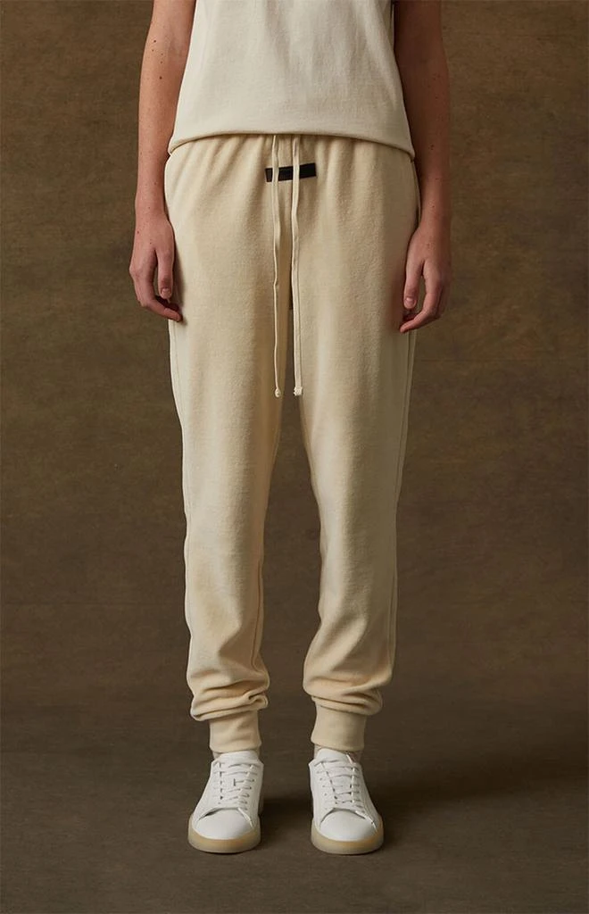 商品Essentials|Women's Egg Shell Velour Sweatpants,价格¥826,第2张图片详细描述