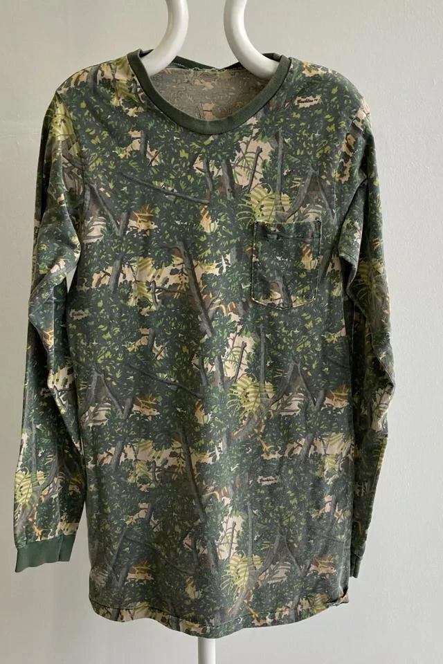 商品Urban Outfitters|Vintage 90s Camo Print Long Sleeve Tee,价格¥423,第2张图片详细描述