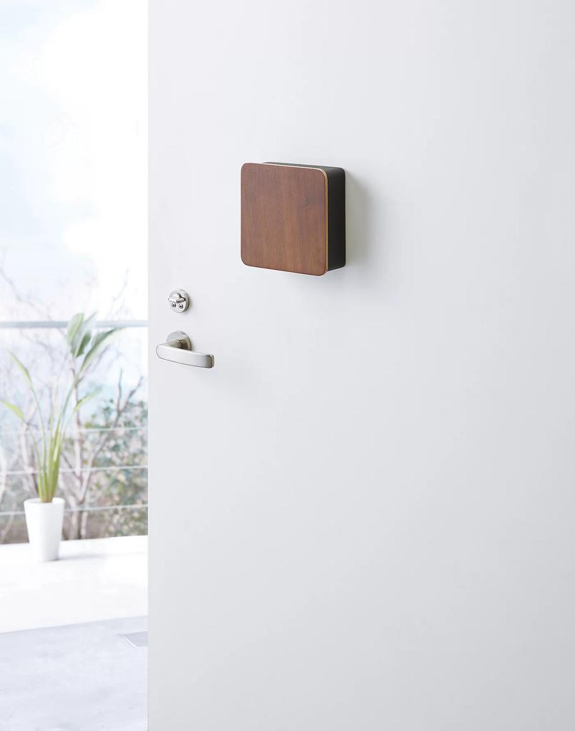 商品Madewell|Yamazaki Home Rin Square Magnetic Key Cabinet,价格¥252,第4张图片详细描述