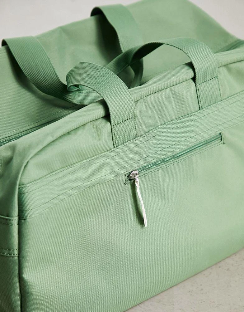 商品Lacoste|Lacoste club logo holdall in green,价格¥881,第2张图片详细描述