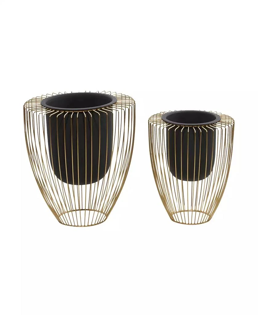 商品Rosemary Lane|Black Metal Indoor Outdoor Planter with Removable Gold-Tone Wire Stand Set of 2,价格¥828,第2张图片详细描述