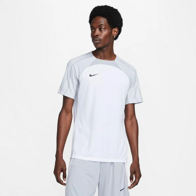 商品NIKE|Men's Nike Dri-FIT Strike Short-Sleeve Knit Soccer Top,价格¥338,第1张图片