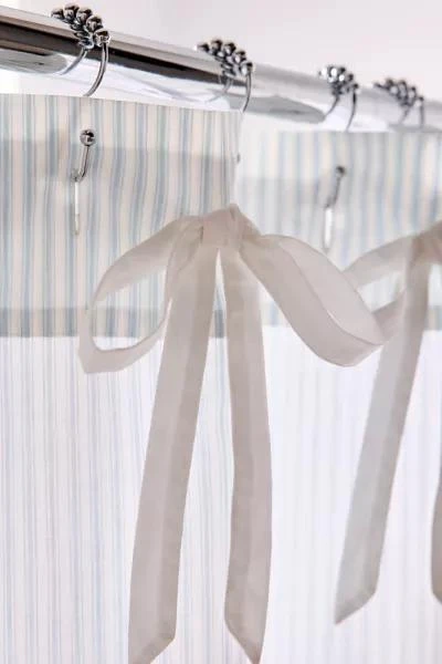 商品Urban Outfitters|Yarn Dye Striped Bow Shower Curtain,价格¥382,第3张图片详细描述