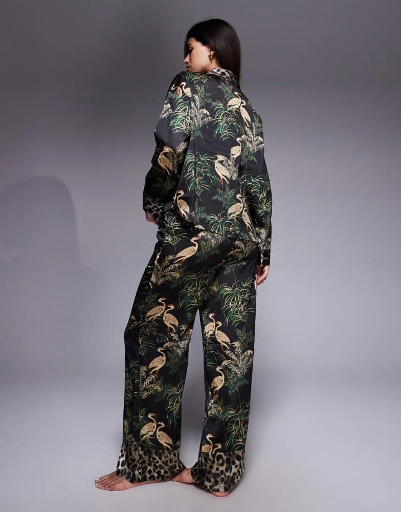 商品River Island|River Island satin bird print pyjama set in black,价格¥428,第3张图片详细描述