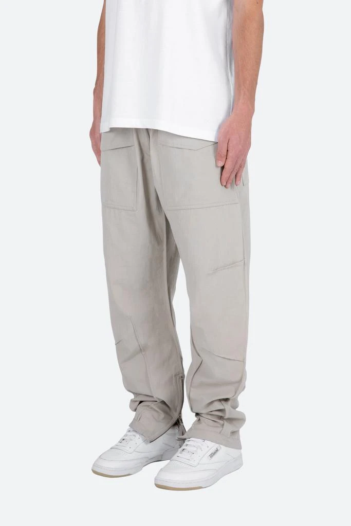 商品MNML|Multi Zip Cargo Pants - Stone,价格¥414,第2张图片详细描述