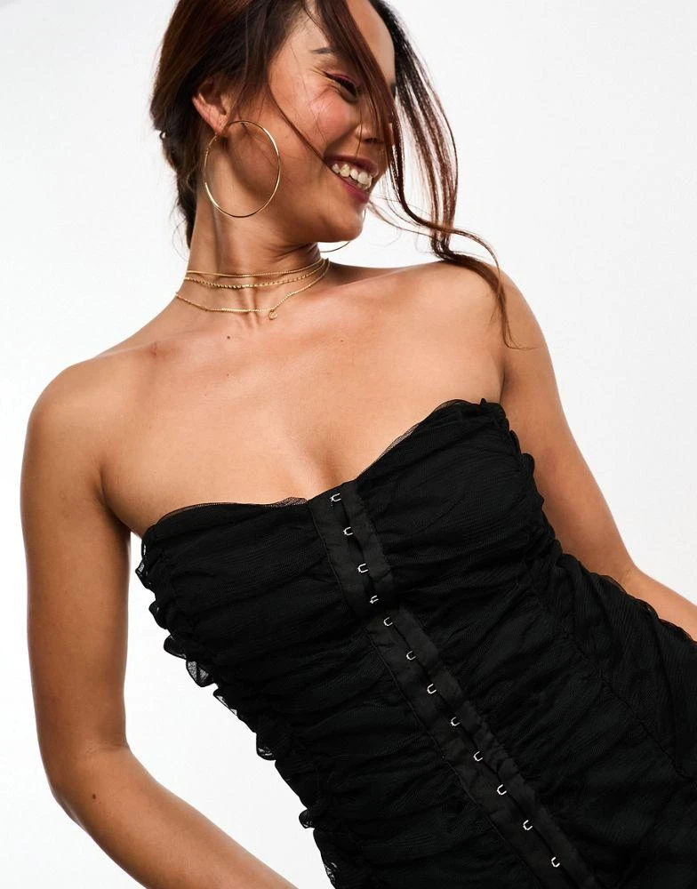 商品Miss Selfridge|Miss Selfridge ruched bandeau hook and eye bodycon mini dress in black,价格¥103,第2张图片详细描述