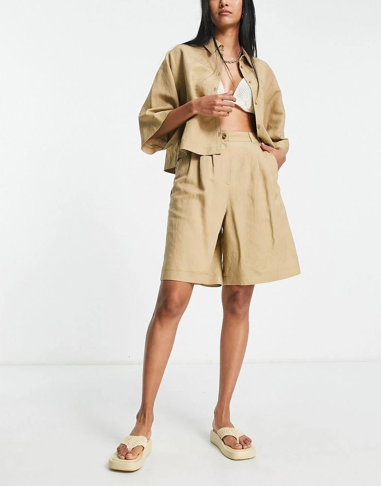 商品Topshop|Topshop co-ord pleated longline balloon short in brown,价格¥142,第4张图片详细描述