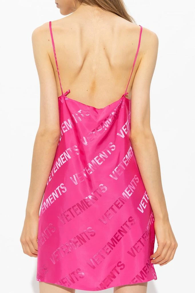 商品Vetements|Vetements All-Over Logo Embossed Slip Dress,价格¥3992,第3张图片详细描述