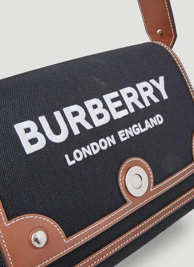 商品Burberry|Logo Print Messenger Shoulder Bag in Black,价格¥9592,第4张图片详细描述