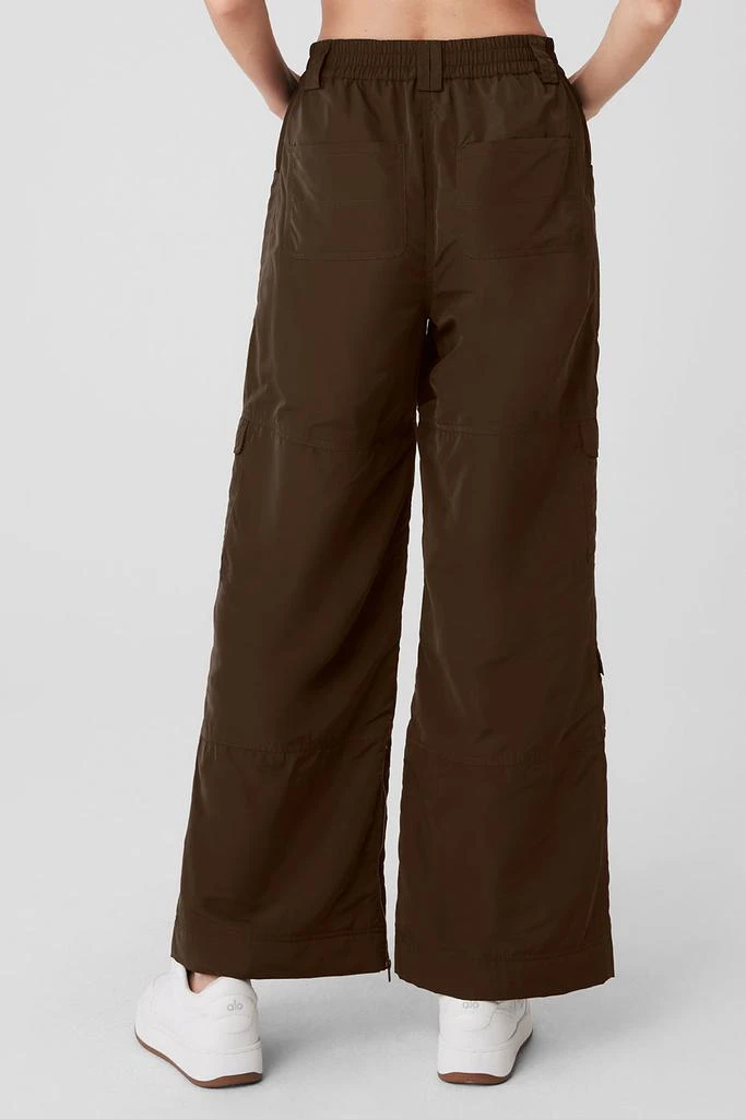 商品Alo|High-Waist Ski-Moto Puffer Pant - Espresso,价格¥1185,第3张图片详细描述