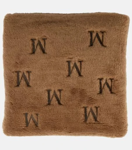 商品Max Mara|Monogrammed teddy cushion,价格¥1681,第2张图片详细描述