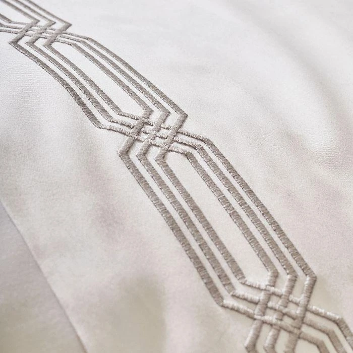 商品Hudson|Italian Tivoli Embroidered Duvet, Full/Queen - Exclusive,价格¥3328,第2张图片详细描述