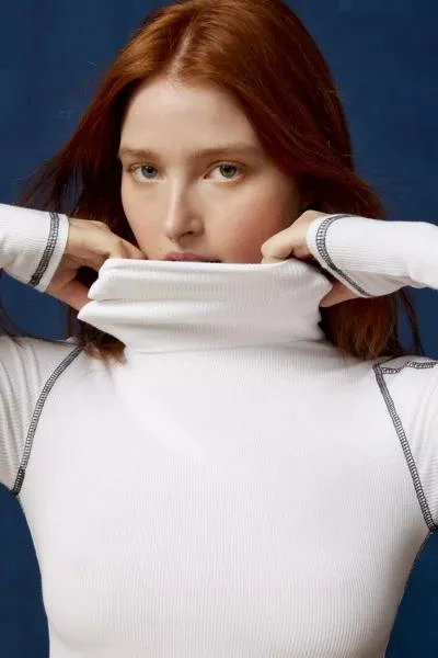 商品BDG|BDG Sierra Seamed Turtleneck Top,价格¥195,第1张图片