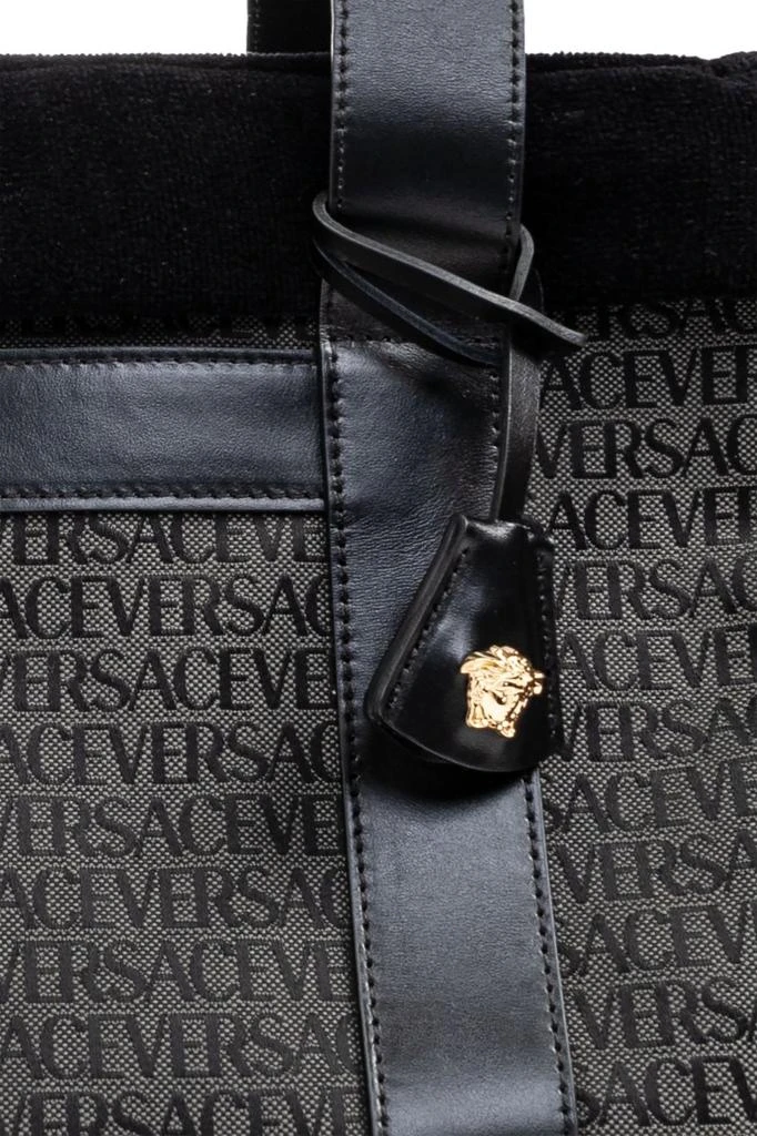 商品Versace|Versace All-Over Logo-Printed Pet Carrier,价格¥7623,第5张图片详细描述