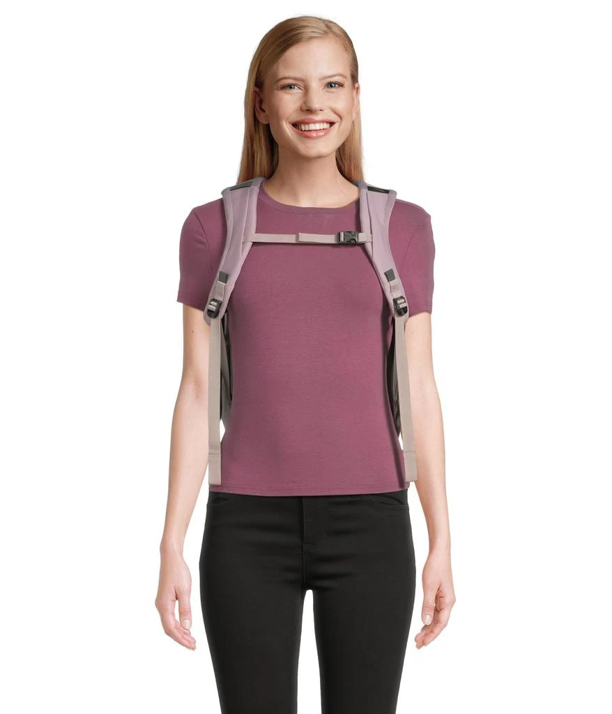 商品The North Face|Women's Jester Backpack,价格¥612,第5张图片详细描述