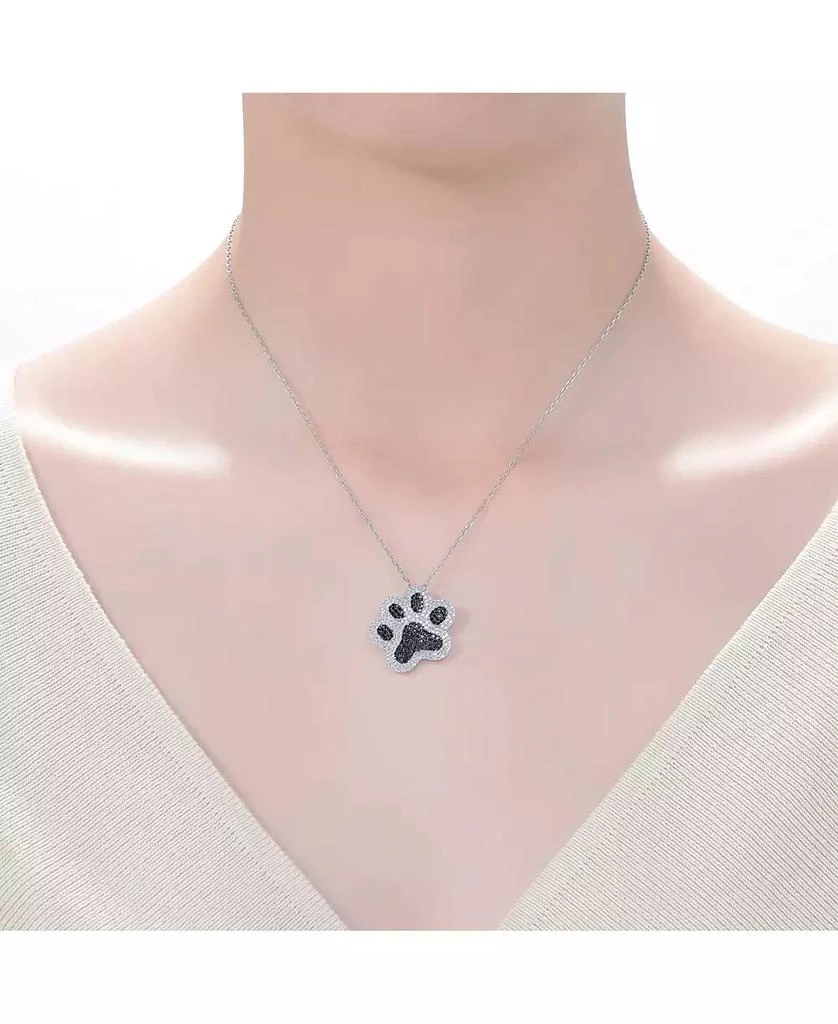 商品Genevive|White Gold Plating with Black & White Cubic Zirconia Cat Dog Pet Paw Pendant Necklace in Sterling Silver,价格¥373,第2张图片详细描述